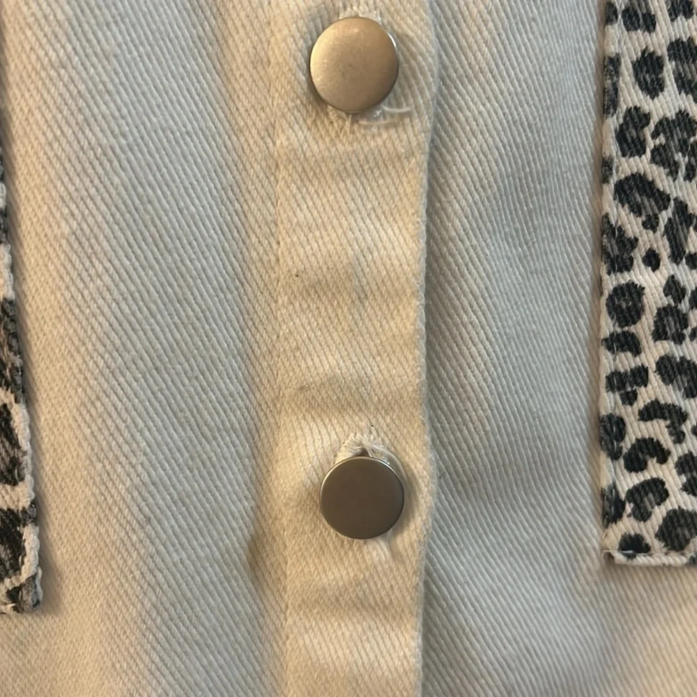 Shacket - Picture 5 of 7